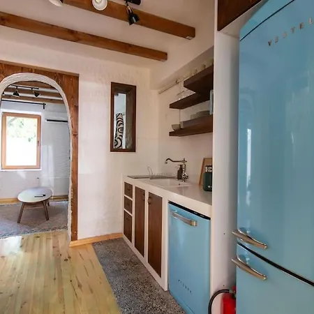 Authentic 1br W Private Patio In Hype Cihangir