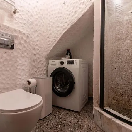 Authentic 1br W Private Patio In Hype Cihangir