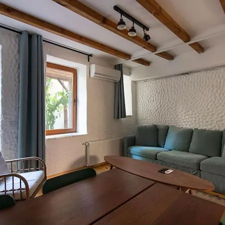 Authentic 1br W Private Patio In Hype Cihangir