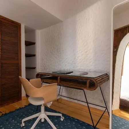 Authentic 1br W Private Patio In Hype Cihangir *