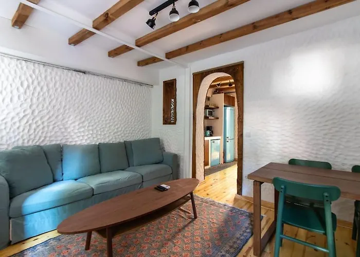 Апартаменты Authentic 1br W Private Patio In Hype Cihangir