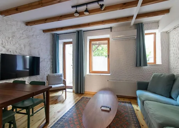 Authentic 1br W Private Patio In Hype Cihangir